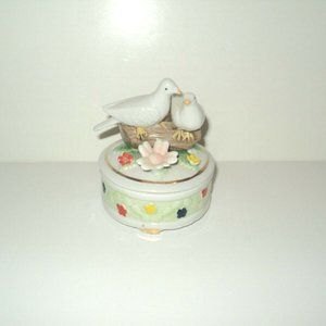 Jewelry Ceramic Trinket Container Box Covered 2 Doves, Flowers Brins of Pgh PA